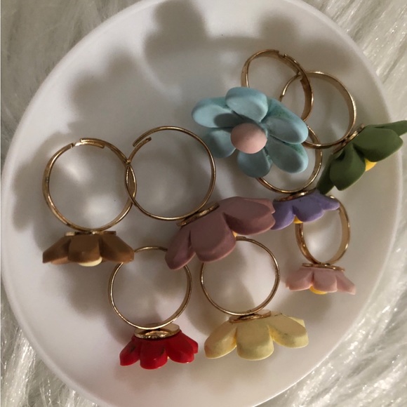 Eight floral/flower adjustable cute spring rings - Picture 4 of 8